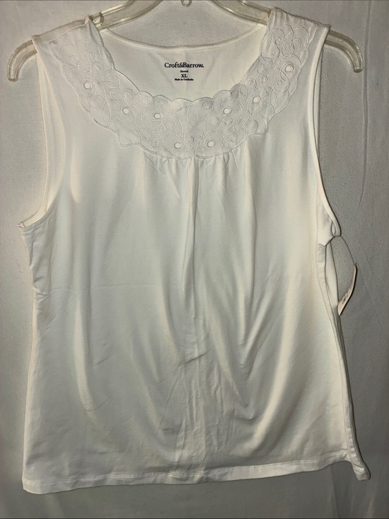 croft & barrow Tops - croft & barrow White Sleeveless Top with Embroidered Scallop Collar